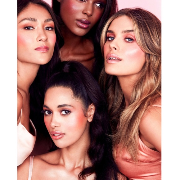 Iconic London Sheer Cream Blush, Rose Riot - Picture 3 of 7